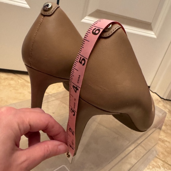 Michael Kors Dorothy Flex Pump - Picture 6 of 6